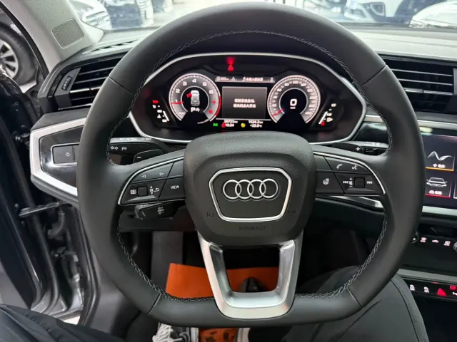 Audi Q3 — Фото автомобиля 14