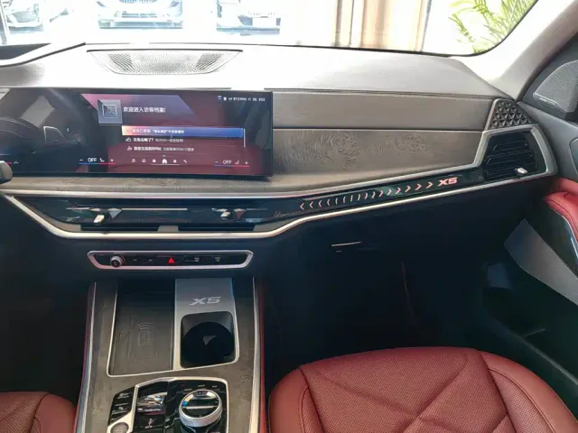 BMW BMW X5 2023 xDrive 30Li Premium M Sport Black Night Package — Фото автомобиля 10