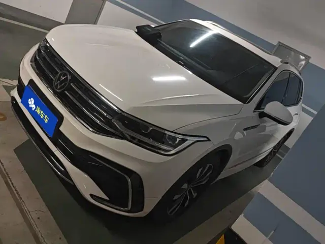 Фотография автомобиля — Volkswagen Tiguan L