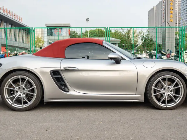 Porsche 718 — Фото автомобиля 14