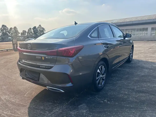 Changan Eado — Фото автомобиля 11