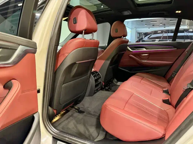 BMW 5 Series — Фото автомобиля 26