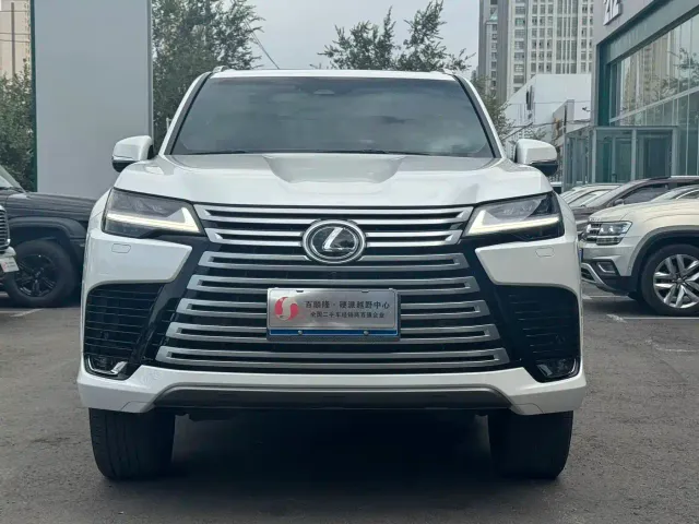 Lexus LX — Фото автомобиля 2