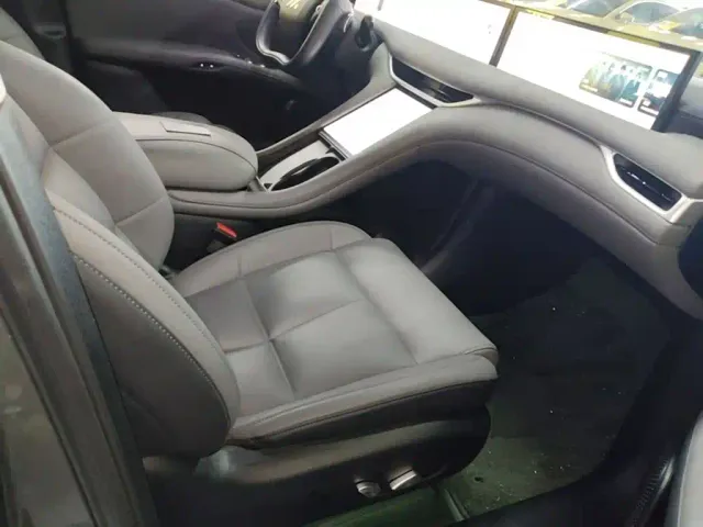 IM Motors LS6 — Фото автомобиля 24