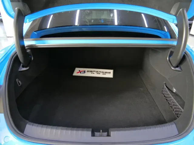 Xiaomi SU7 — Фото автомобиля 18