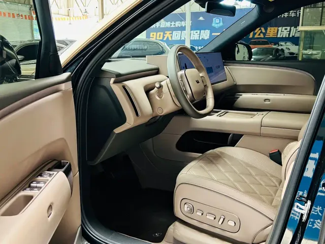 Li Auto Li Xiang L9 2026 Base Model — Фото автомобиля 8