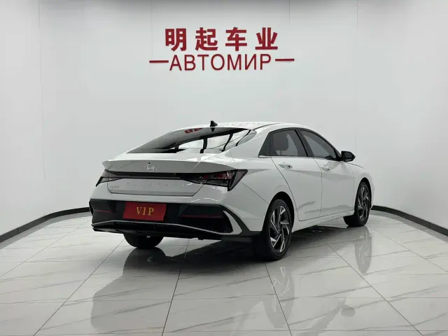 Hyundai Elantra — Фото автомобиля 8