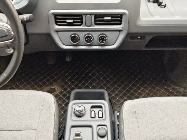 Wuling Yangguang — Фото автомобиля 9