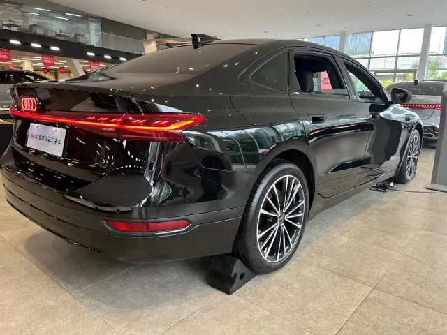 Audi A6L e-tron — Фото автомобиля 5