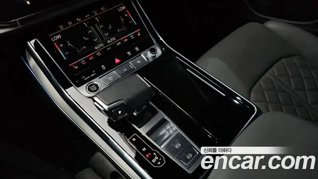 Audi Q8 55 TFSI quattro Premium — Фото автомобиля 9