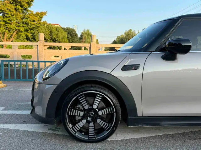 MINI Hatch — Фото автомобиля 16