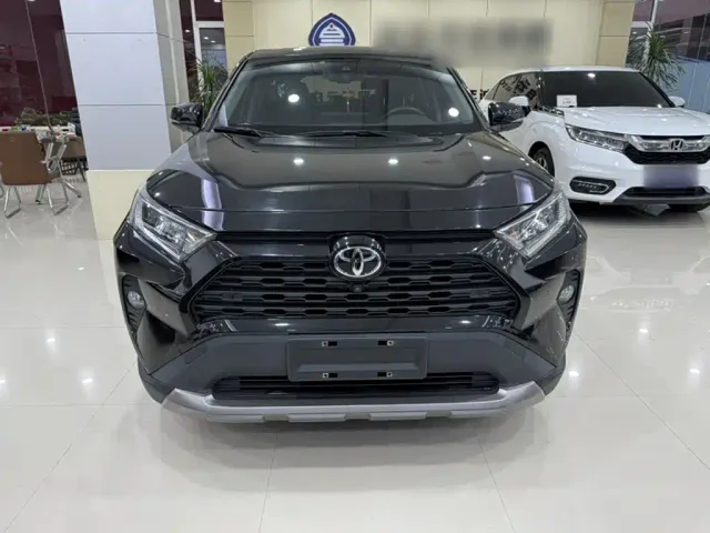 Toyota RAV4 — Фото автомобиля 4