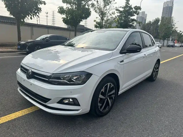 Фотография автомобиля — Volkswagen Polo