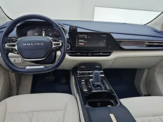 Wuling Victory — Фото автомобиля 12