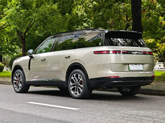 Lynk & Co 900 — Фото автомобиля 19