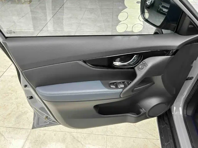 Nissan X-Trail — Фото автомобиля 16