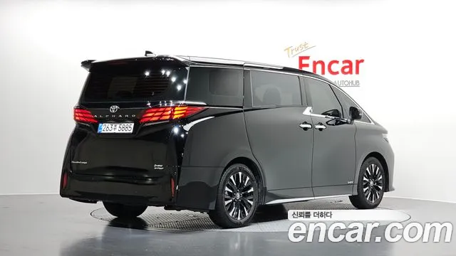 Toyota Alphard — Фото автомобиля 2