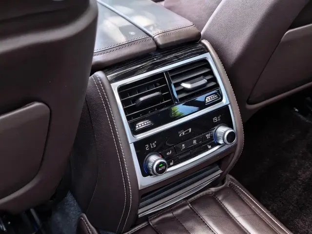 BMW 7 Series — Фото автомобиля 11