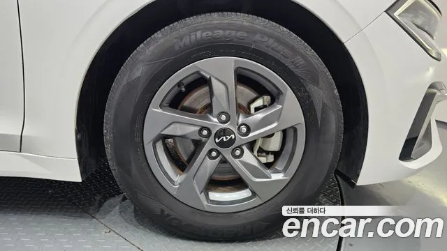 Kia K5 Новый K5 3 поколение 2.0 LPi(Для проката) — Фото автомобиля 20
