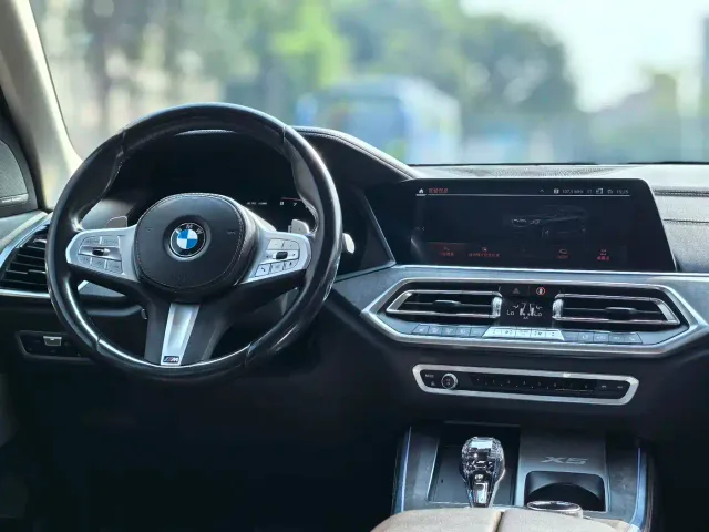 BMW X5 — Фото автомобиля 10