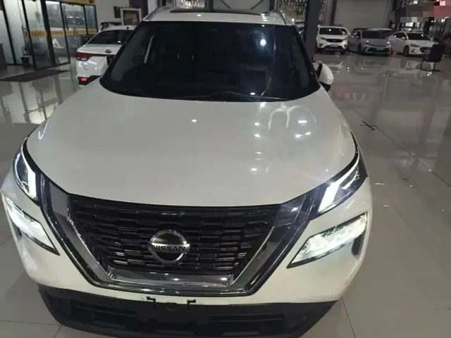 Nissan X-Trail — Фото автомобиля 2