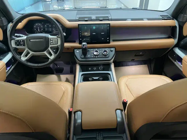 Land Rover Defender — Фото автомобиля 14