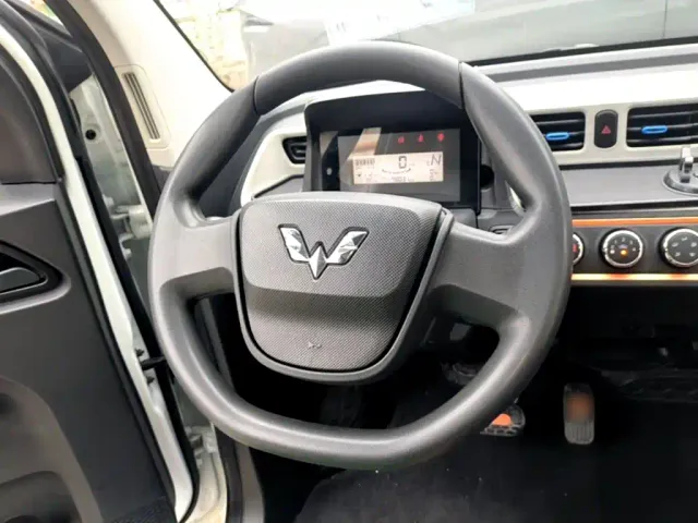 Wuling Hongguang Mini EV — Фото автомобиля 10