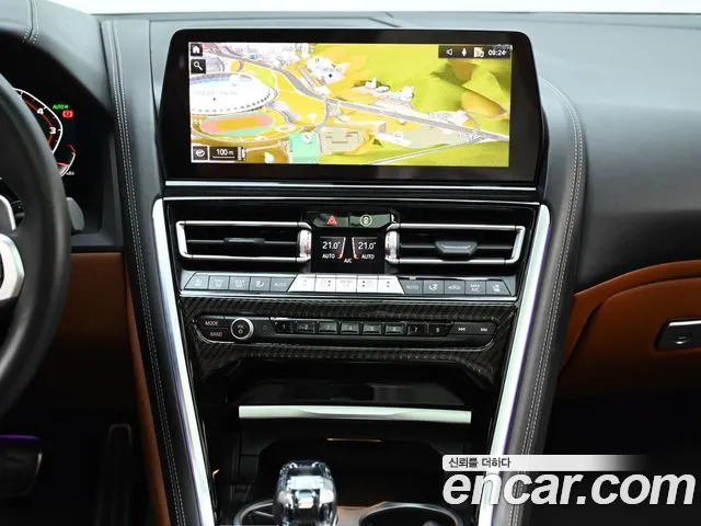 BMW 8 Series G15 — Фото автомобиля 14