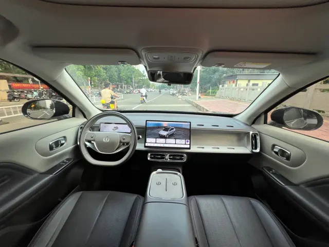 Leapmotor B10 — Фото автомобиля 4