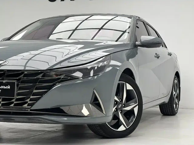 Hyundai Elantra — Фото автомобиля 4