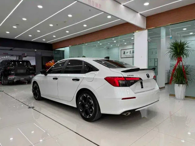 Honda Civic — Фото автомобиля 4