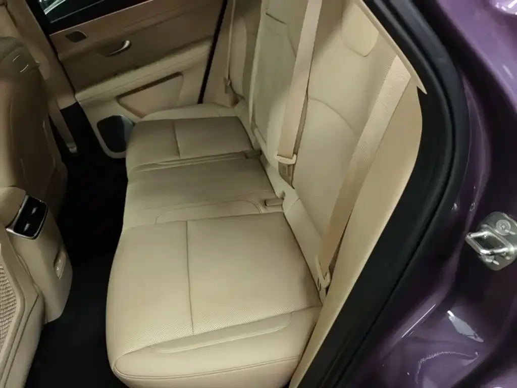 AITO Wenjie AITO M5 2025 Extended Range Ultra AWD — Фото автомобиля 16