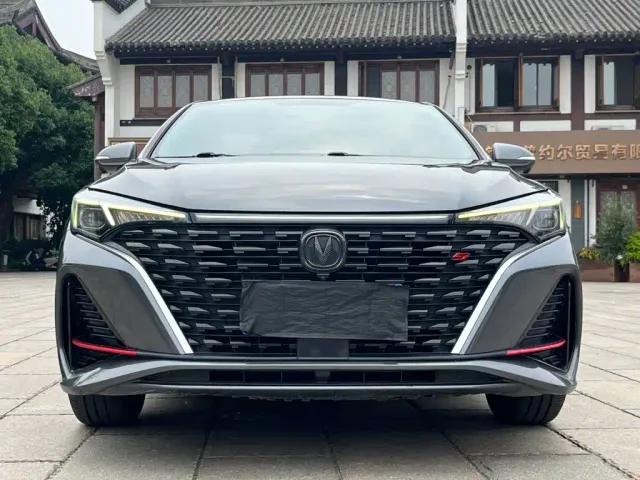 Changan Eado — Фото автомобиля 2