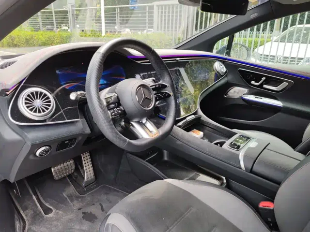 Mercedes-Benz EQE AMG — Фото автомобиля 5