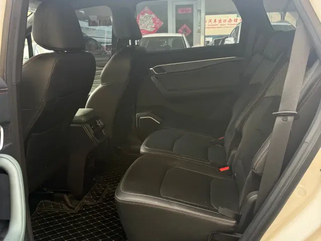 Geely Haoyue L — Фото автомобиля 5