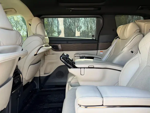 Toyota Alphard — Фото автомобиля 9