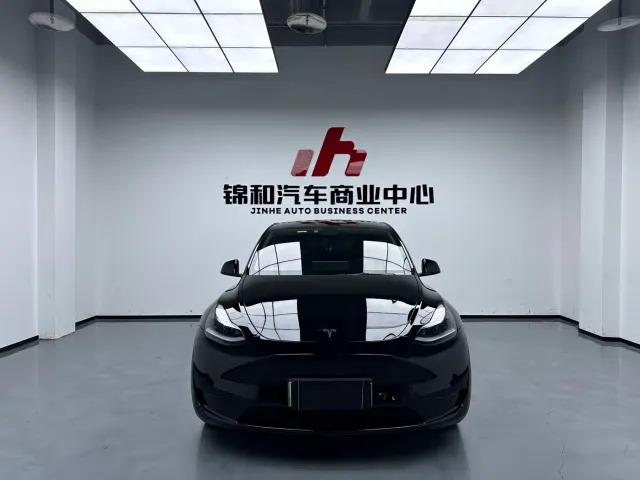 Фотография автомобиля — Tesla Model Y