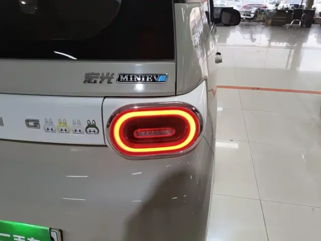 Wuling Hongguang Mini EV — Фото автомобиля 7