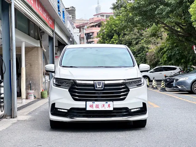 Honda Odyssey — Фото автомобиля 2