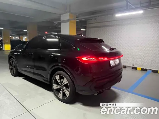 Audi Q5 45 TFSI quattro Sportback S Line — Фото автомобиля 4