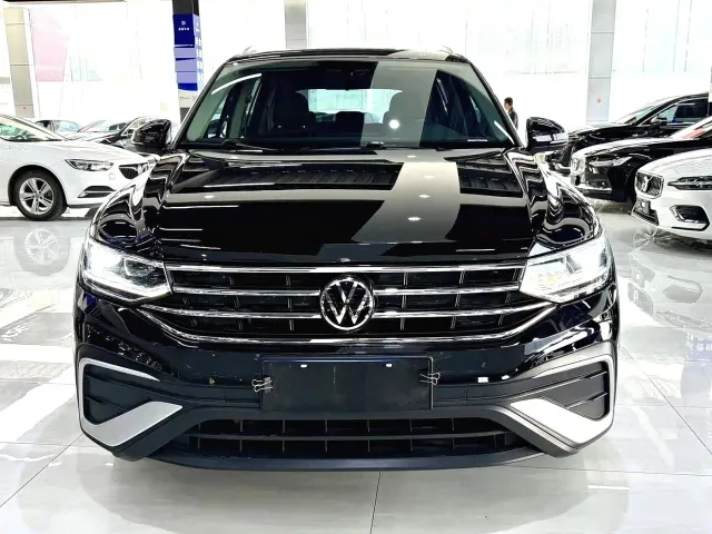 Volkswagen Tiguan L — Фото автомобиля 2