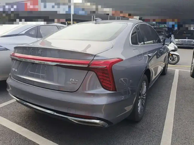 Hongqi H5 — Фото автомобиля 6