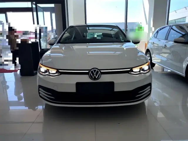 Volkswagen Golf — Фото автомобиля 2