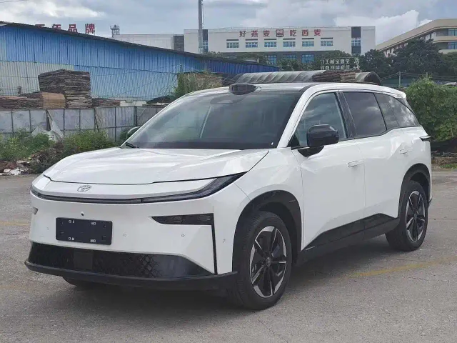 Фотография автомобиля — Toyota BoZhi 3X