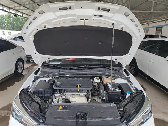 Roewe i5 — Фото автомобиля 19