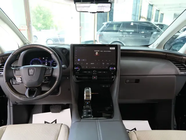 Toyota Vellfire — Фото автомобиля 15