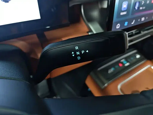 BYD FangChengBao Titanium 7 — Фото автомобиля 13