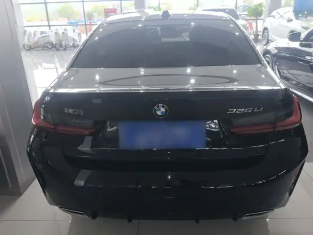 BMW 3 Series — Фото автомобиля 5