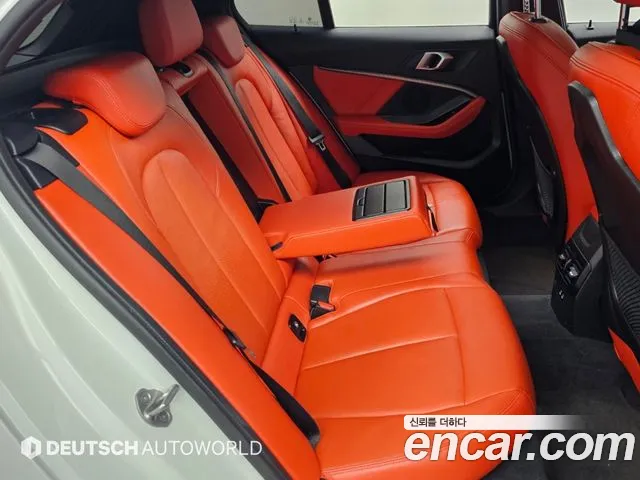 BMW 1 Series F40 — Фото автомобиля 12