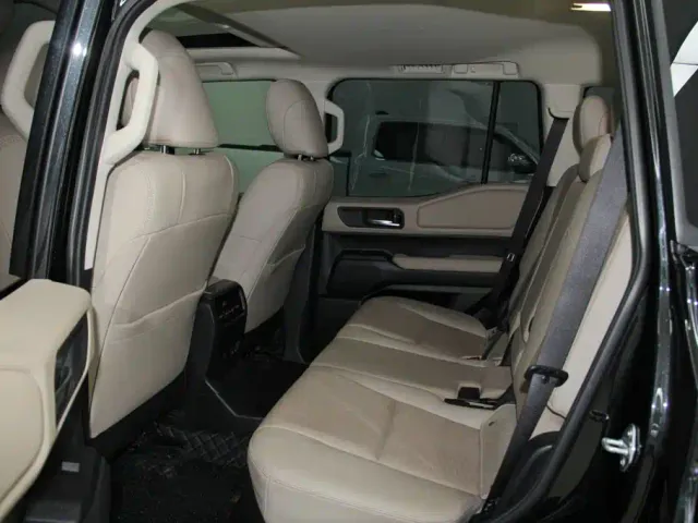Toyota Prado — Фото автомобиля 8